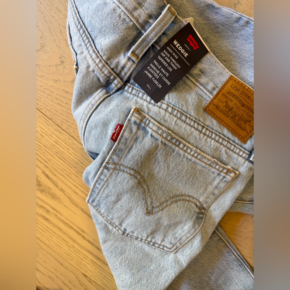 Levi’s Light Blue Denim Jeans